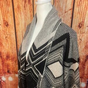 Old Navy black & cream aztec/graphic print chunky cardigan size Extra Large XL